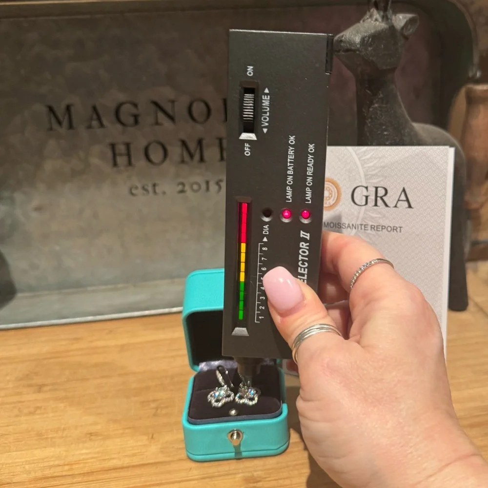 Over 2 ctw Moissanite clover dangle earrings - Picture 3 of 6